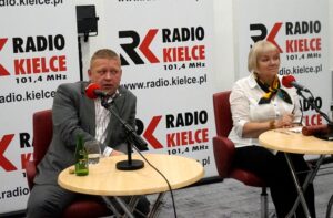 Studio Polityczne. Na zdjęciu: Marcin Kornaga – PSL, Jadwiga Szewczyk – Kukiz’15 / Karol Żak / Radio Kielce