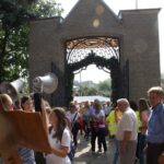 Sulisławice. Poświęcenie sukienki i korony dla cudownego obrazu / Grzegorz Jamka / Radio Kielce