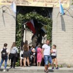 Sulisławice. Poświęcenie sukienki i korony dla cudownego obrazu / Grzegorz Jamka / Radio Kielce