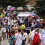 Sulisławice. Poświęcenie sukienki i korony dla cudownego obrazu / Grzegorz Jamka / Radio Kielce