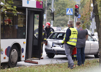 Kielce. Wypadek na skrzyżowaniu ulic Jagiellońskiej i Kołłątaja / Jarosław Kubalski / Radio Kielce