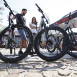 18.09.2018 Kielce. Trwa Tydzień Zrównoważonego Transportu.Na Rynku można było przetestować modele rowerów / Jarosław Kubalski / Radio Kielce