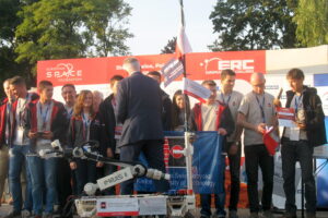 Zakończenie European Rover Challenge. Zwycięzcy ERC, studenci Politechniki Świętokrzyskiej / Anna Głąb / Radio Kielce
