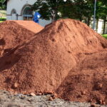 Przygotowanie marsjaru – pola na zawody łazików marsjańskich / Anna Głąb / Radio Kielce