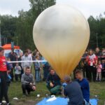 Starachowice. Międzynarodowe Zawody Robotyczne. Wypuszczenie balonu meteorologicznego / Anna Głąb / Radio Kielce
