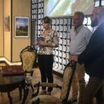 Wystawa fotografii podróżnika i prezentera telewizyjnego Jarosława Kreta pt. "Madagaskar" / Grażyna Szlęzak-Wójcik / Radio Kielce