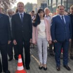 Uroczyste odsłonięcie pomnika Westerplatczyka i sandomierzanina, plutonowego Władysława Barana. Od prawej: Krzysztof Szatan, kandydat na burmistrza Sandomierza i poseł PiS Marek Kwitek / Grażyna Szlęzak-Wójcik / Radio Kielce