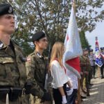 Staszów. Uroczystości przy odnowionej mogile poległych w czasie I i II wojny światowej / Grażyna Szlęzak - Wójcik / Radio Kielce