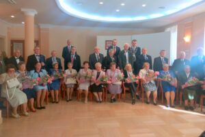 26 par z Kielc obchodziło jubileusz 50-lecia małżeństwa / Wiktor Dziarmaga / Radio Kielce