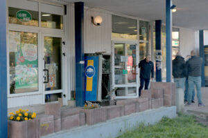 Wysadzony bankomat przy ulicy Piekoszowskiej w Kielcach / Robert Felczak / Radio Kielce