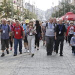 17.09.2016 Kielce. Spacer po mieście z biskupem Marianem Florczykiem. / Jarosław Kubalski / Radio Kielce