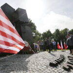 11.09.2017 Kielce. Uroczystości pod pomnikiem "Homo Homini" w 16. rocznicę ataków terrorystycznych na  wieże World Trade Center. / Jarosław Kubalski / Radio Kielce