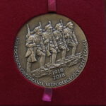 03.09.2018 Kielce. ŚUW. Konferencja prasowa dotycząca nowych projektów wojewody związanych z obchodami stulecia niepodległości. Okolicznościowy medal / Jarosław Kubalski / Radio Kielce