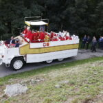 09.09.2018 Święty Krzyż. Uroczystości odpustowe. Arcybiskup Wacław Depo w replice papamobile / Jarosław Kubalski / Radio Kielce