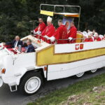 09.09.2018 Święty Krzyż. Uroczystości odpustowe. Arcybiskup Wacław Depo w replice papamobile / Jarosław Kubalski / Radio Kielce