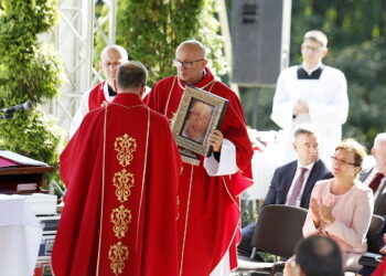 09.09.2018 Święty Krzyż. Uroczystości odpustowe. Msza święta. Prezydent RP Andrzej Duda podarował klasztorowi kopię Całunu z Manoppello / Jarosław Kubalski / Radio Kielce