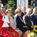 09.09.2018 Święty Krzyż. Uroczystości odpustowe. Msza święta. Ojciec ekonom klasztoru Zygfryd Wiecha, Wojewoda Agata Wojtyszek, poseł Maria Zuba, poseł Krzysztof Lipiec i radny sejmiku Andrzej Pruś / Jarosław Kubalski / Radio Kielce