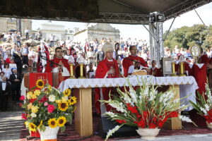 09.09.2018 Święty Krzyż. Uroczystości odpustowe. Msza święta, której przewodniczył arcybiskup Wacław Depo / Jarosław Kubalski / Radio Kielce