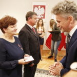 13.09.2018 Kielce. Krzyże Zasługi dla osób zasłużonych w działalności społecznej i samorządowej wręczyli wojewoda Agata Wojtyszek i senator Krzysztof Słoń. Złote Krzyże otrzymali Danuta Leśniewicz i Piotr Kopański / Jarosław Kubalski / Radio Kielce