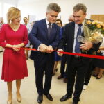 19.09.2018 Kielce. Klub seniora przy ulicy Krzemionkowej. Poseł Anna Krupka, senator Krzysztof Słoń i prezydent Kielc Wojciech Lubawski / Jarosław Kubalski / Radio Kielce