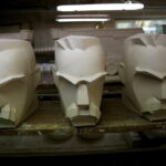 20.09.2018 Ćmielów. Polskie Fabryki Porcelany „Ćmielów”. Stanisław Brach i jego rzeźby głowy marszałka Józefa Piłsudskiego / Jarosław Kubalski / Radio Kielce