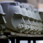 20.09.2018 Ćmielów. Polskie Fabryki Porcelany „Ćmielów”. Stanisław Brach i jego rzeźby głowy marszałka Józefa Piłsudskiego / Jarosław Kubalski / Radio Kielce