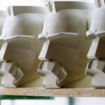 20.09.2018 Ćmielów. Polskie Fabryki Porcelany „Ćmielów”. Stanisław Brach i jego rzeźby głowy marszałka Józefa Piłsudskiego / Jarosław Kubalski / Radio Kielce