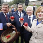 22.09.2018 Święty Krzyż. Konwencja Prawa i Sprawiedliwości. Radny Andrzej Pruś, radny Jarosław Karyś, poseł Krzysztof Lipiec i poseł Anna Krupka / Jarosław Kubalski / Radio Kielce