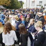 22.09.2018 Święty Krzyż. Świętokrzyski Rajd Pielgrzymkowy zakończył się mszą świętą na błoniach przed klasztorem / Jarosław Kubalski / Radio Kielce