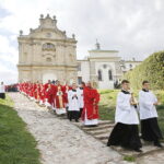 22.09.2018 Święty Krzyż. Świętokrzyski Rajd Pielgrzymkowy zakończył się mszą świętą na błoniach przed klasztorem / Jarosław Kubalski / Radio Kielce
