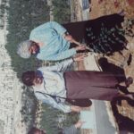 Marianna Sowiar-Chodnikiewicz i Hana Szlomi przy sadzeniu drzewka w Jerozolimie / arch. prywatne