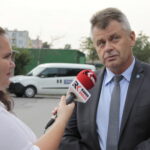 Program Interwencja. Od lewej: Anna Głąb, Radio Kielce, wiceprezydent Starachowic Jerzy Miśkiewicz / Krzysztof Bujnowicz / Radio Kielce