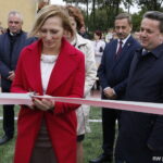 Otwarcie nowego boiska przy Zespole Placówek Oświatowych w Kurozwękach / Urząd Miasta w Staszowie