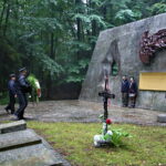 Uroczyste złożenie kwiatów przez Andrzeja Syguta, wiceprezydenta Kielc z okazji 78. rocznicy sowieckiej agresji na Polskę / Marzena Mąkosa / Radio Kielce