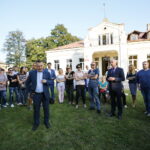 Mieszkańcy Siedlec w gminie Chęciny walczą o szkołę. Spotkanie burmistrza Chęcin, Roberta Jaworskiego z mieszkańcami Siedlec / Marzena Mąkosa / Radio Kielce