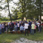 Mieszkańcy Siedlec w gminie Chęciny walczą o szkołę. Spotkanie burmistrza Chęcin, Roberta Jaworskiego z mieszkańcami Siedlec / Marzena Mąkosa / Radio Kielce