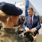 Rozpoczęcie XXVI Międzynarodowego Salonu Przemysłu Obronnego. Uroczysta Inauguracja Roku Szkolnego Klas Mundurowych. Na zdjęciu: Mariusz Błaszczak - Minister Obrony Narodowej / Marzena Mąkosa / Radio Kielce