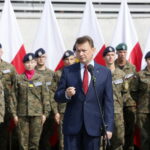 Rozpoczęcie XXVI Międzynarodowego Salonu Przemysłu Obronnego. Uroczysta Inauguracja Roku Szkolnego Klas Mundurowych. Na zdjęciu: Mariusz Błaszczak - Minister Obrony Narodowej / Marzena Mąkosa / Radio Kielce