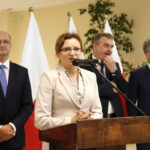 Wystawa „25 lat Europejskiej Konwencji Praw Człowieka w Polsce”.  Na zdjęciu przemawia: Agata Wojtyszek - wojewoda świętokrzyski / Marzena Mąkosa / Radio Kielce