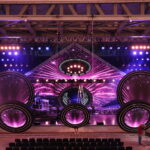 Przygotowania do Festiwalu Muzyki Tanecznej. Oświetlenie amfiteatru / Marzena Mąkosa / Radio Kielce