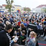 Prezentacja zespołu PGE Vive. Autografy rozdaje Filip Ivić / Marzena Mąkosa / Radio Kielce