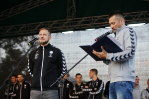 Prezentacja zespołu PGE Vive. Na zdjęciu po lewej: Mateusz Jachlewski / Marzena Mąkosa / Radio Kielce