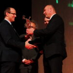 Przyznanie nagrody DEFENDER dla PCO S.A. z Warszawy za optoelektroniczny zestaw modernizacyjny do czołgu LEOPARD 2A4 / Marzena Mąkosa / Radio Kielce