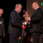 Przyznanie nagrody DEFENDER dla Instytutu Technicznego Wojsk Lotniczych z Warszawy za system informatyczny wspierający proaktywne zarządzanie bezpieczeństwem lotów w Służbie Ruchu Lotniczego SZ RP-TURAWA-MATS / Marzena Mąkosa / Radio Kielce