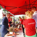 Dożynki gminne w Łopusznie. Po lewej Krzysztof Słoń - senator RP / Marzena Mąkosa / Radio Kielce