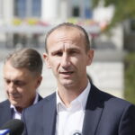 Podsumowanie konwencji wyborczej. Konferencja kandydatów Koalicji Obywatelskiej na kieleckim Rynku. Na zdjęciu: Sławomir Gierada - mecenas / Marzena Mąkosa / Radio Kielce