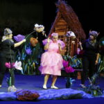 Spektakl "Calineczka" w Kieleckim Centrum Kultury przygotowany przez nauczycieli i rodziców uczniów ze Szkoły Podstawowej nr 8 / Marzena Mąkosa / Radio Kielce