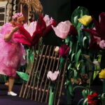 Spektakl "Calineczka" w Kieleckim Centrum Kultury przygotowany przez nauczycieli i rodziców uczniów ze Szkoły Podstawowej nr 8 / Marzena Mąkosa / Radio Kielce