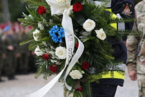Uroczystości pod pomnikiem "Homo Homini" w 17. rocznicę ataków terrorystycznych na wieże World Trade Center / Marzena Mąkosa / Radio Kielce