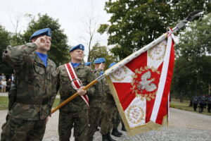 Uroczystości pod pomnikiem "Homo Homini" w 17. rocznicę ataków terrorystycznych na wieże World Trade Center / Marzena Mąkosa / Radio Kielce